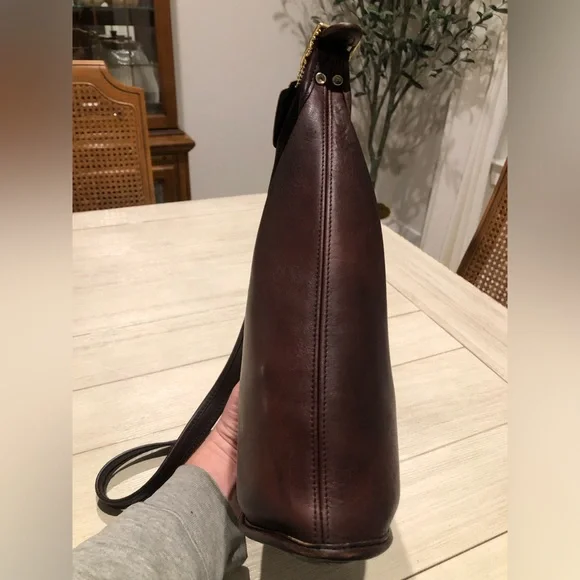 VINTAGE COACH MAHOGANY LEATHER SHOULDER SAC BUCKET BAG #9730 W/ 1-SIDED HANGTAG - Picture 8 of 15